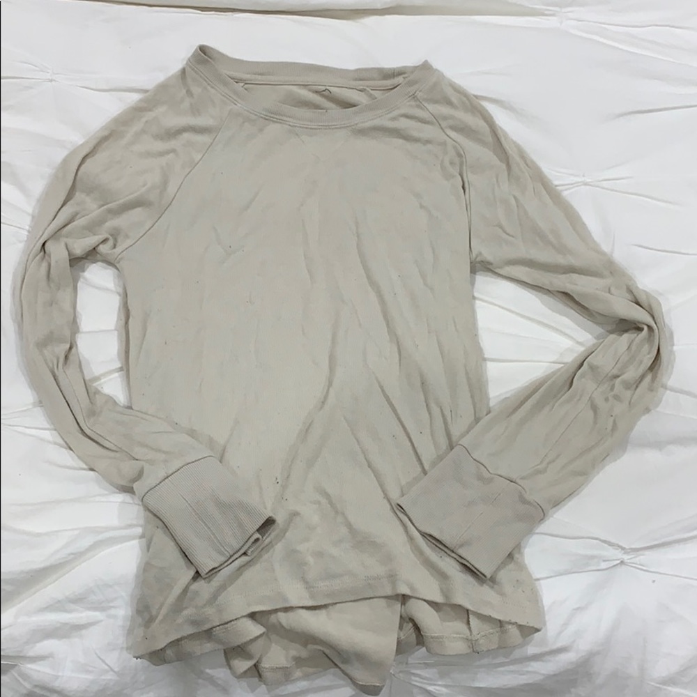 Light long sleeve top